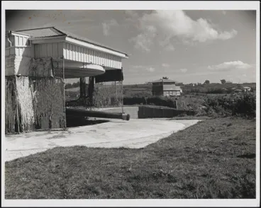 Image: Castor Bay Battery gun emplacement, 1944