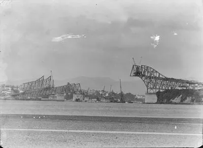 [NZ Bridges: Auckland Harbour Bridge �Harbour Bridge Grows�]