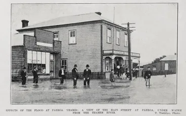 Image: EFFECTS OF THE FLOOD AT PAEROA, THAMES: A VIEW OF THE MAIN STREET AT PAEROA, UNDER WATER FROM THE THAMES RIVER