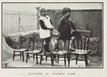 Image: Playtime in Victoria Park