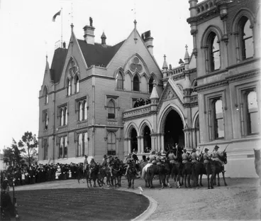 Image: Mounted soldiers, outside Parliament Buildings