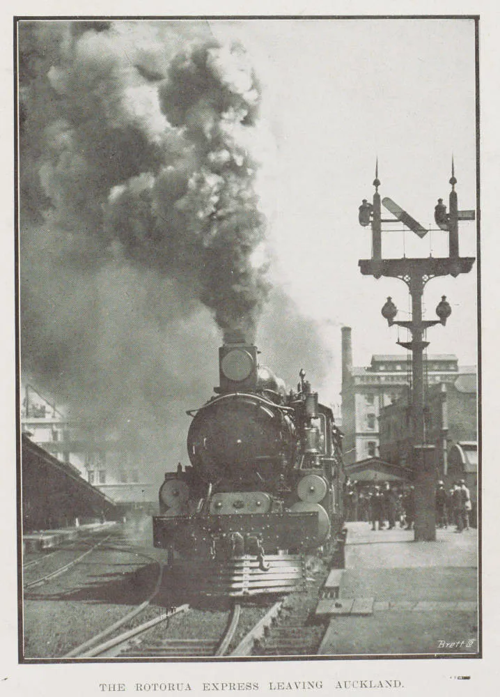 The Rotorua express leaving Auckland