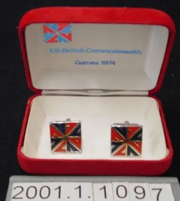 Image: Cufflinks (pair), in original red box