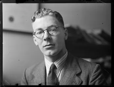 Image: Mr R G Bannister, Wellington Aero Club