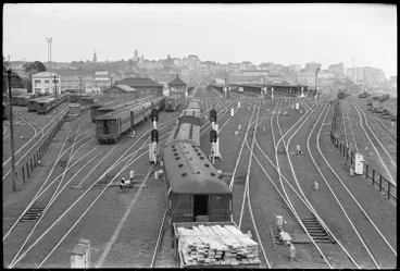 Image: Auckland Railway Station, 1940s
