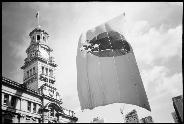 Commonwealth Games flag, Auckland Town Hall, Queen Street, 1989