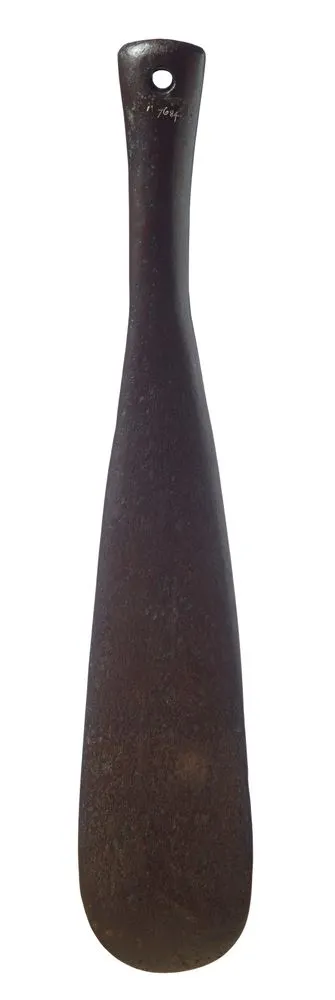 Patu pora (iron hand club)