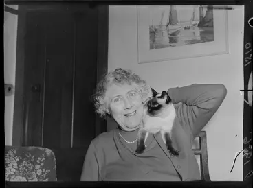 Image: K Yorke, international cat judge, with cat