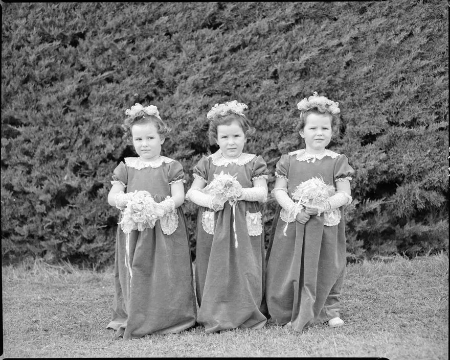 Unknown wedding, flower girls