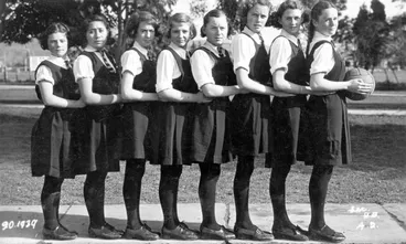 Image: Basketball Team, Wairoa District High School