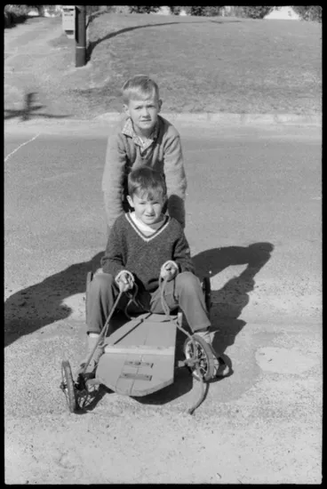 Image: Greerton Speedsters: Orange Festival trolley derby