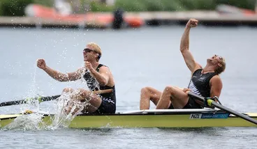 Image: Hamish Bond and Eric Murray win gold, 2012