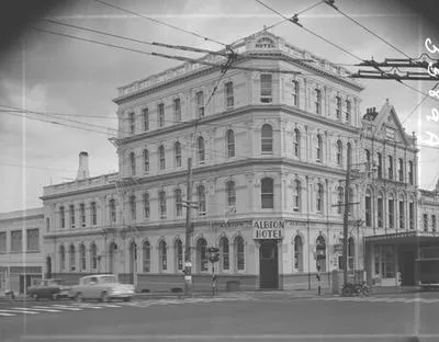 [Albion Hotel]