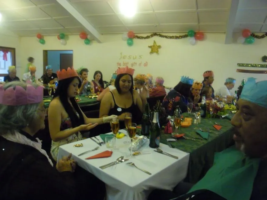 The Whanau enjoying their Christmas Dinner together