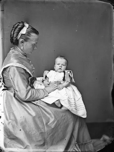 Image: Woman and child, Wanganui district