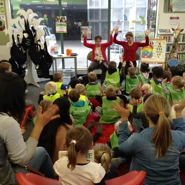 Image: New Zealand Sign Language Week at Shirley Library