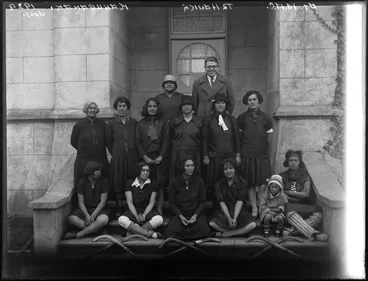 Image: Women's hockey team outside Maori Agricultural College, Te Hauke, Kahuranaki, Hawke's Bay District