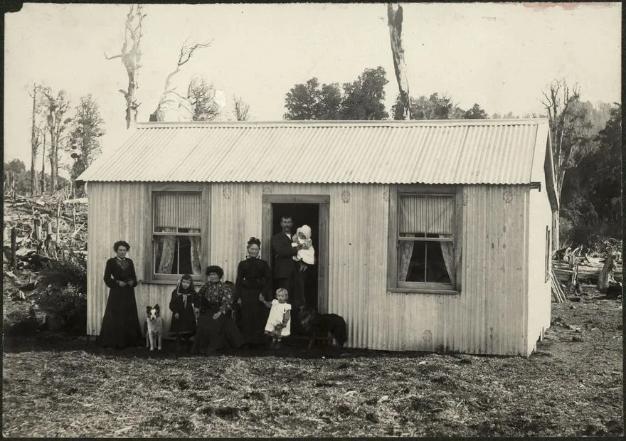 Unidentified family, Utuwai