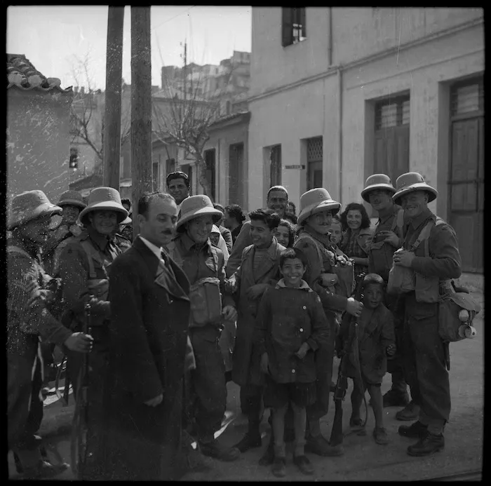 NZ troops fraternizing with Greeks on arrival