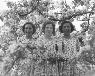Image: 1948 Blossom Week