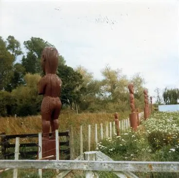 Image: Papawai whakapakoko: Photograph