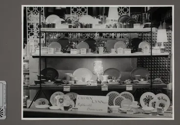 Image: Photograph - Crown Lynn Replaceable dinnerware