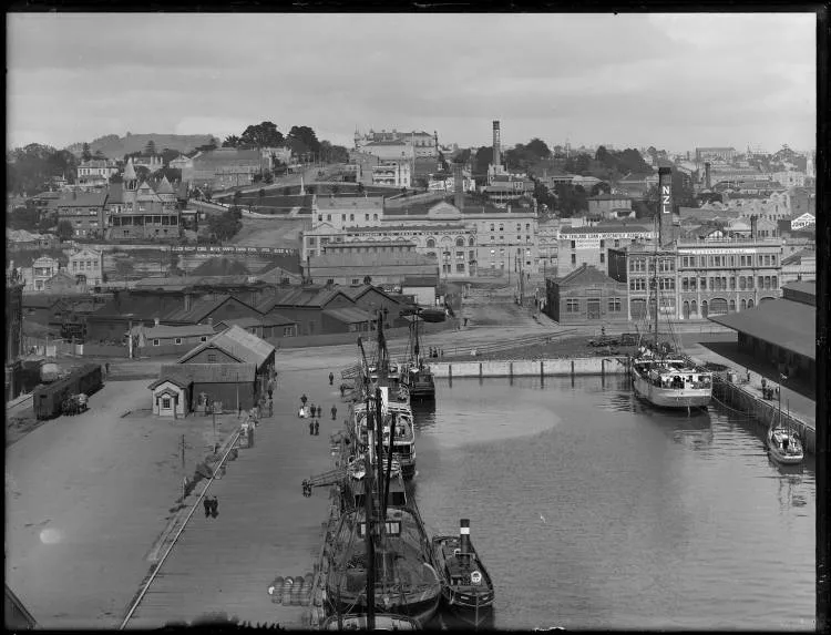Auckland wharves and waterfront, 1912