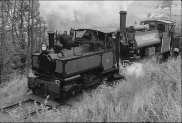 Image: Photograph of shunter and locomotive F 112
