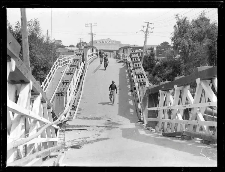 Wairoa Bridge, Napier Earthquake, 1931