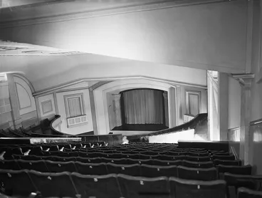 Image: Photograph of the interior of the Paramount Movie Theatre, Wellington