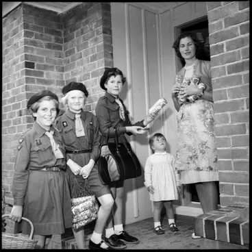 Image: "Over 1000 Packets Sold" [Girl Guides]