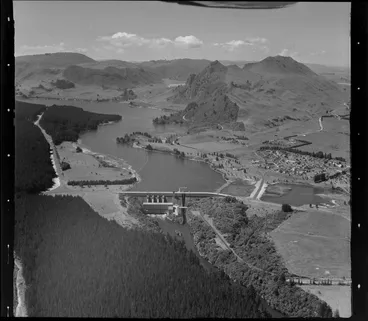 Image: Whakamaru Hydro Power Station, Waikato River