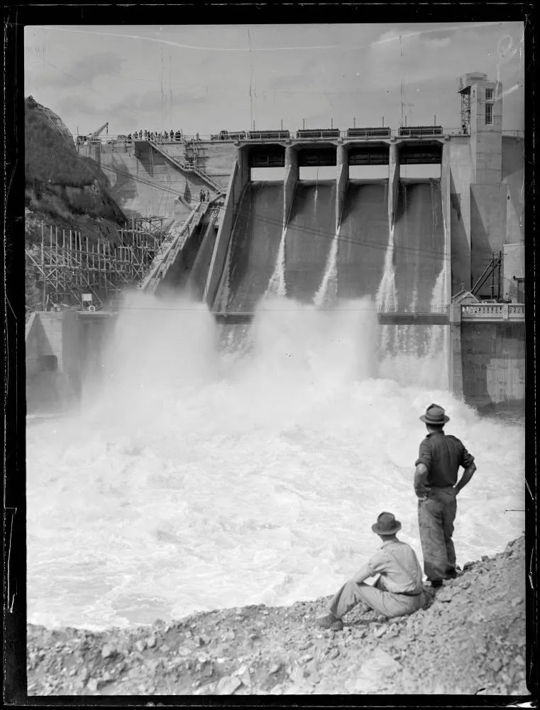 Karāpiro Hydroelectric Power Station construction, 1947