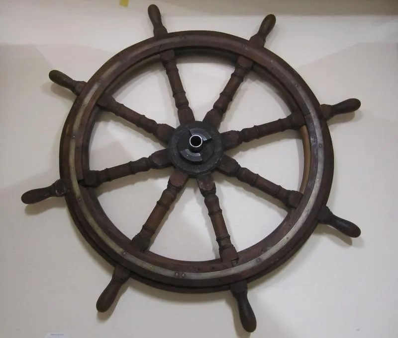 Steering wheel, paddlesteamer -"Manuwai"