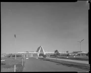 Image: Olympic swimming pool, Napier