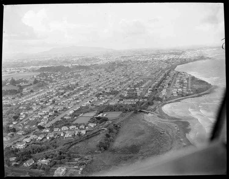 Debut flight of Ararangi, New Plymouth, 1949