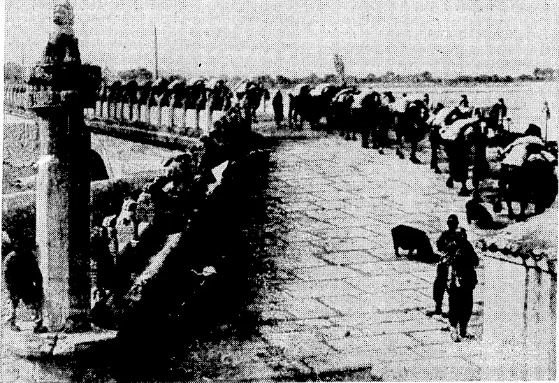 Sport and General" Photo. \ The scene of recent clashes betiveen China and Japan. The Marco Polo Bridge, ivhich crosses the Yunglihg-ho about eight, miles wests of Peking. (Evening Post, 17 August 1937)