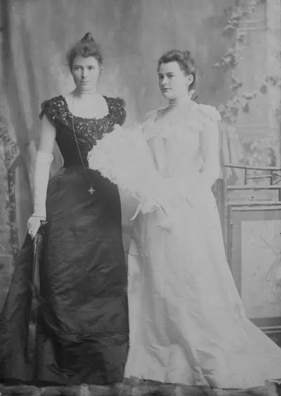 Mollie Grant and Sister