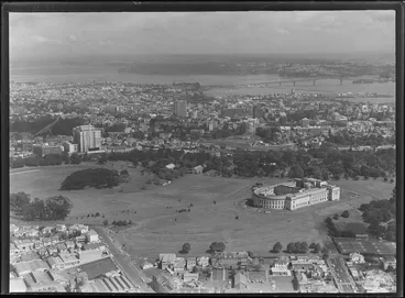 Image: Auckland Domain and War Memorial Museum