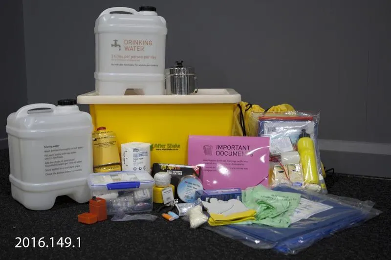 Four Person Emergency Kit: After Shake