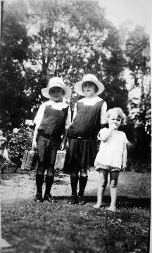 Peggy, Patricia and Madeleine Jameson : digital image