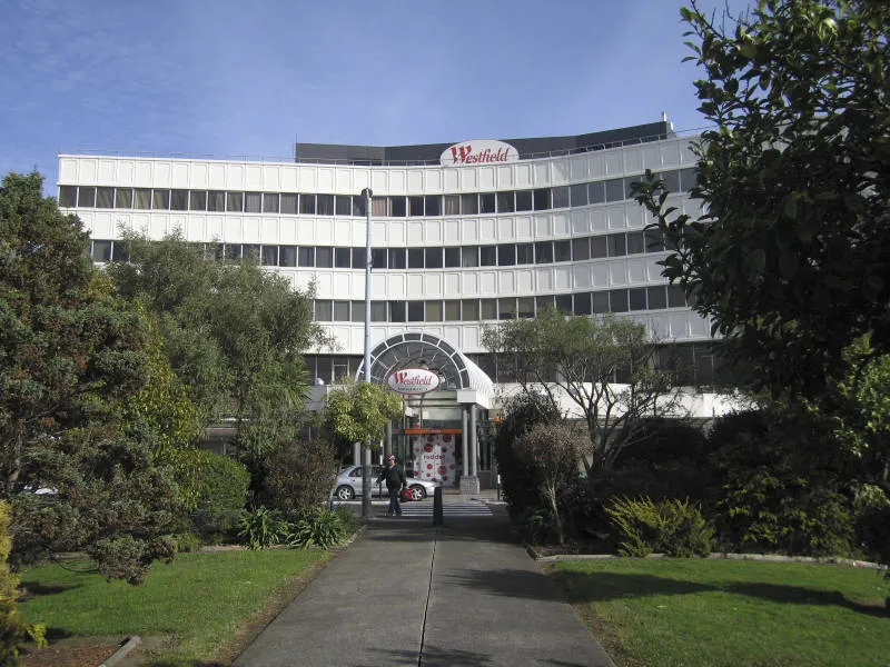 Shopping mall, Manukau City Centre, 2005