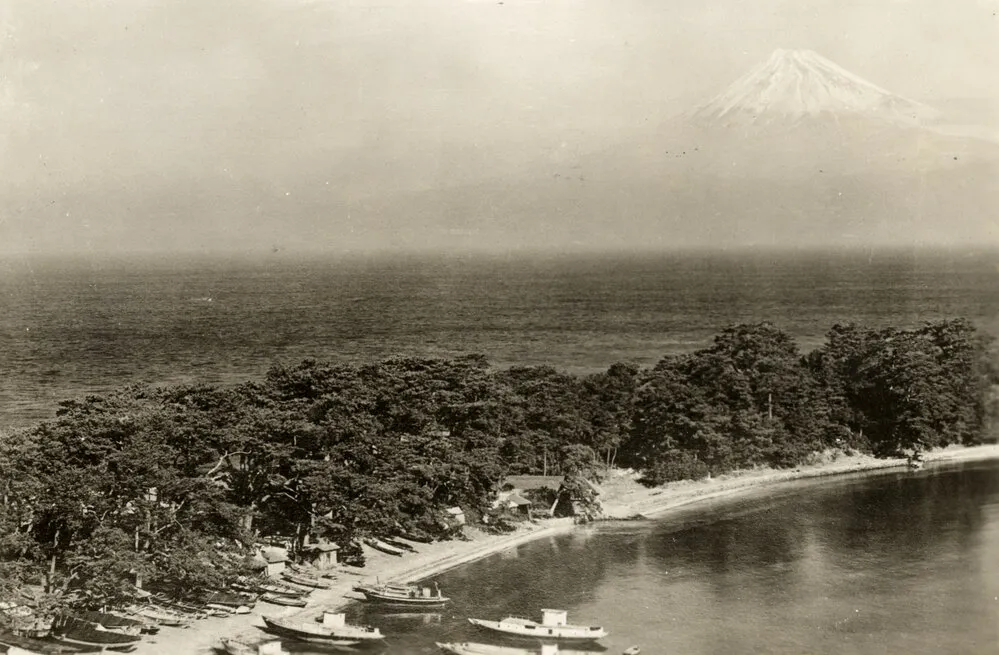 Military Service, World War II; Japan; Fujiyama and lake.