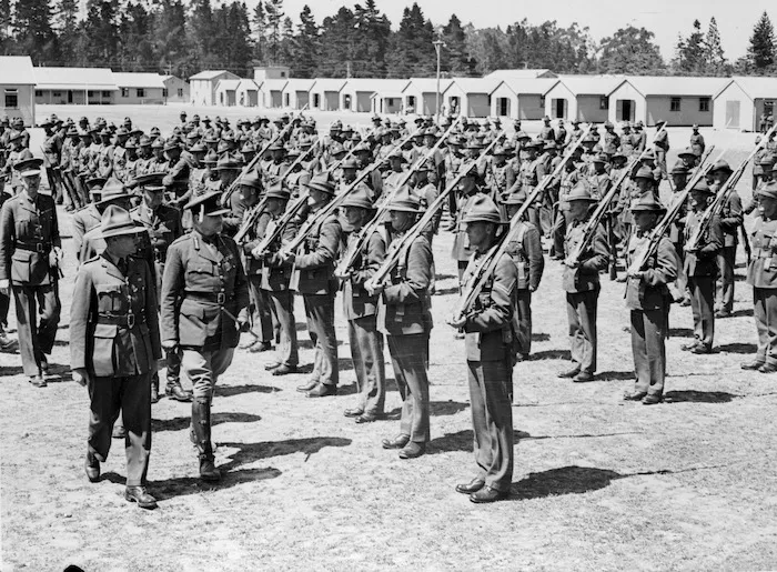 Green & Hahn :Bernard Cyril Freyberg inspecting World War II MMG soldiers of the 1st echelon at Burnham Military Camp