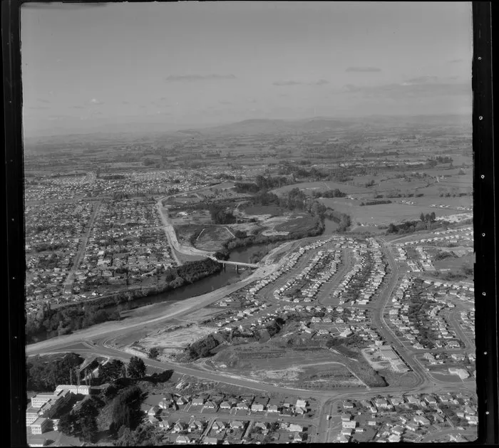 Cobham Drive Bridge approaches, under construction, Hamilton