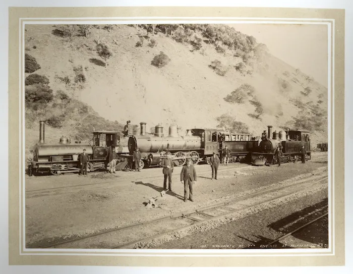Wellington and Manawatu Railway locomotives and crew at Paekakariki