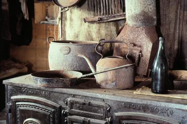 Image: Old Stove and Cooking Utensils inside Shackleton's Hut