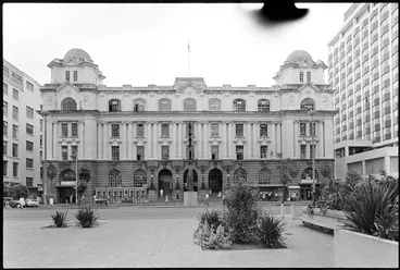 Image: Chief Post Office, Queen Elizabeth Square, 1977