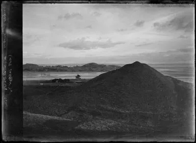Tihi (Citadel), Puketutu Pa, Manukau Harbour (Weeks Island).