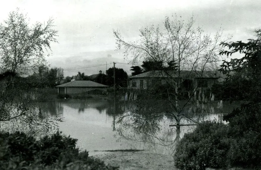 Flooding at the corner of Awatea Terrace and Te Awe Awe Street